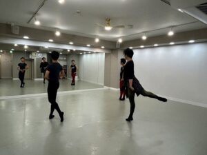 H'S Ballet class レッスン風景 バレエ